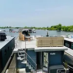Hausboot La Mare Gabi Botel *