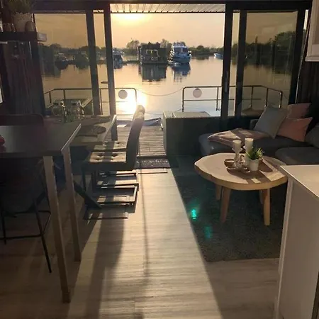 Hausboot La Mare Gabi * Weyhe