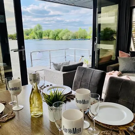 船屋 Hausboot La Mare Gabi